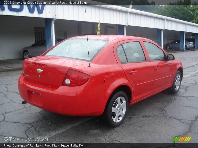 Victory Red / Neutral Beige 2005 Chevrolet Cobalt Sedan