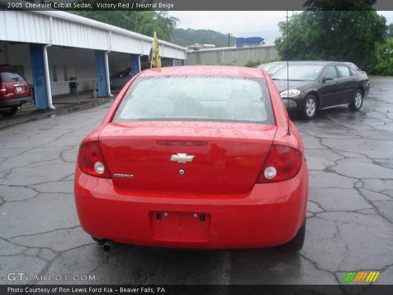 Victory Red / Neutral Beige 2005 Chevrolet Cobalt Sedan