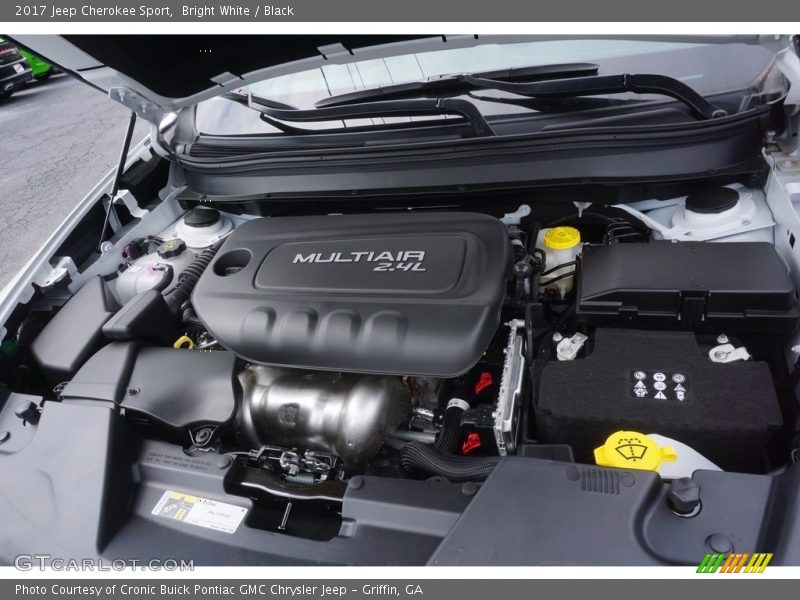 Bright White / Black 2017 Jeep Cherokee Sport
