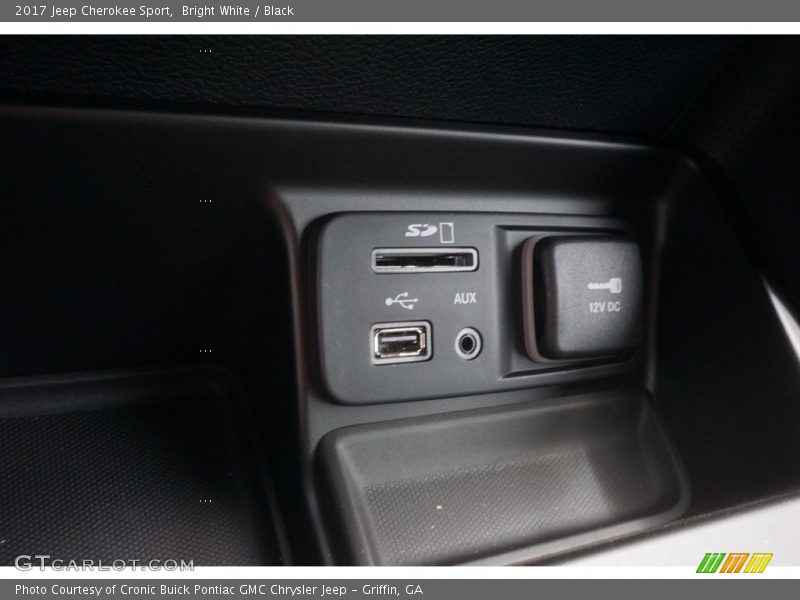 Bright White / Black 2017 Jeep Cherokee Sport