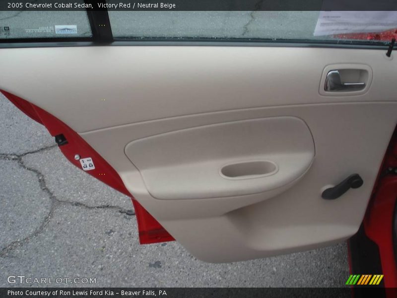 Victory Red / Neutral Beige 2005 Chevrolet Cobalt Sedan
