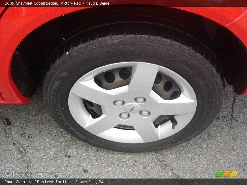Victory Red / Neutral Beige 2005 Chevrolet Cobalt Sedan