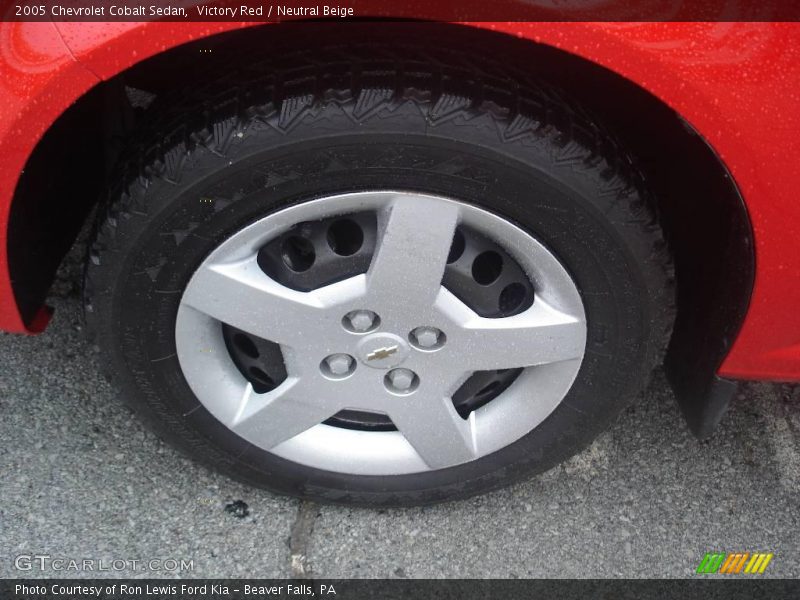 Victory Red / Neutral Beige 2005 Chevrolet Cobalt Sedan