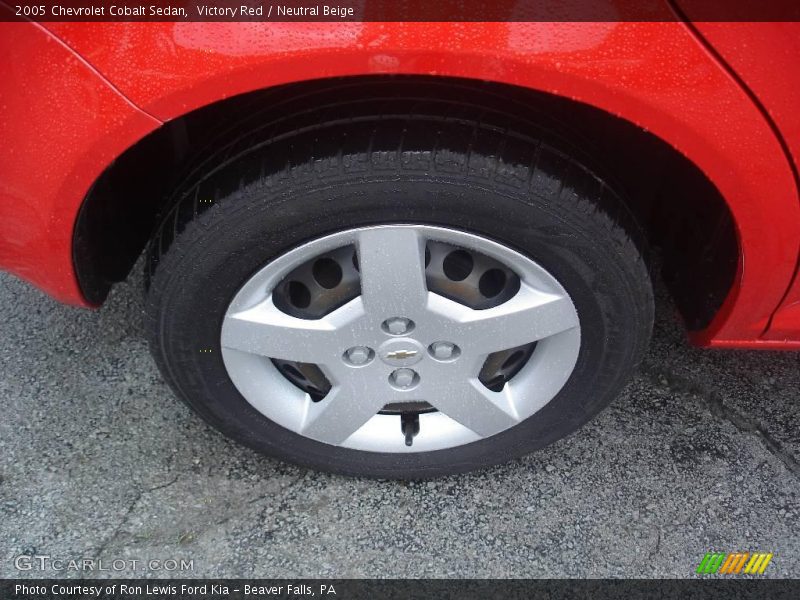 Victory Red / Neutral Beige 2005 Chevrolet Cobalt Sedan