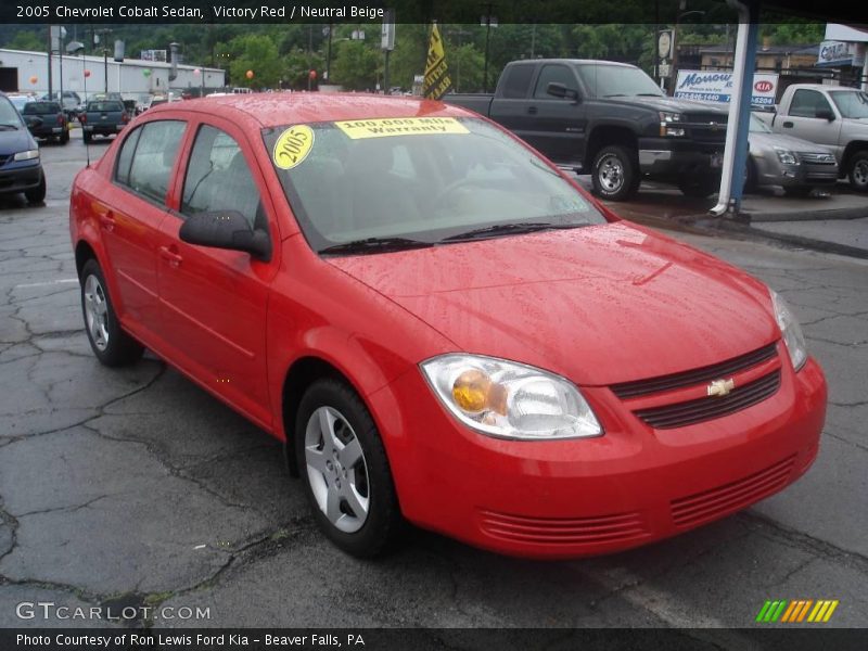 Victory Red / Neutral Beige 2005 Chevrolet Cobalt Sedan