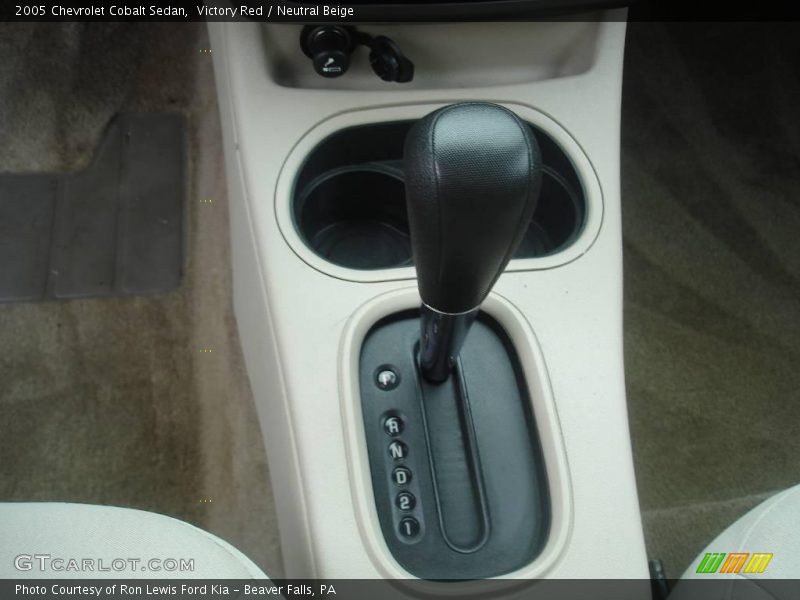Victory Red / Neutral Beige 2005 Chevrolet Cobalt Sedan