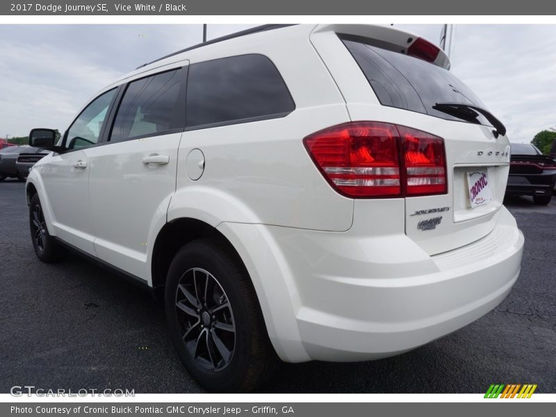 Vice White / Black 2017 Dodge Journey SE