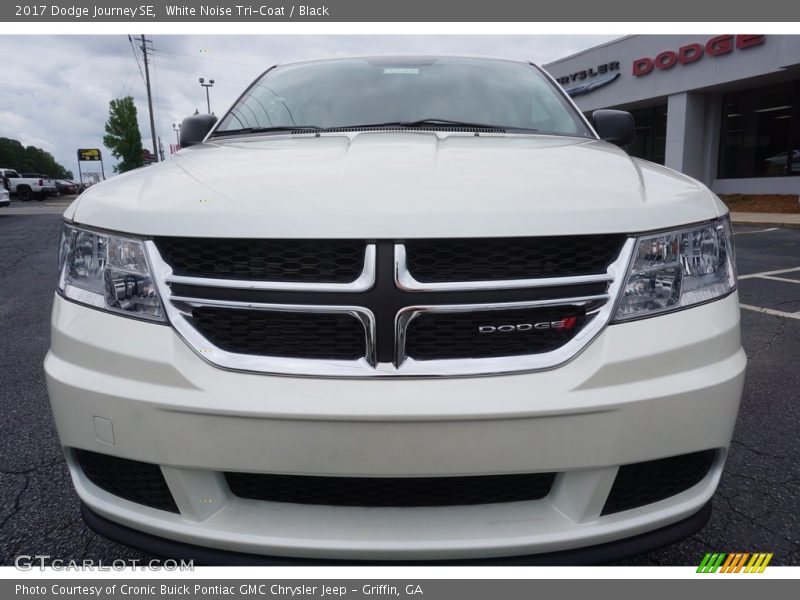 White Noise Tri-Coat / Black 2017 Dodge Journey SE