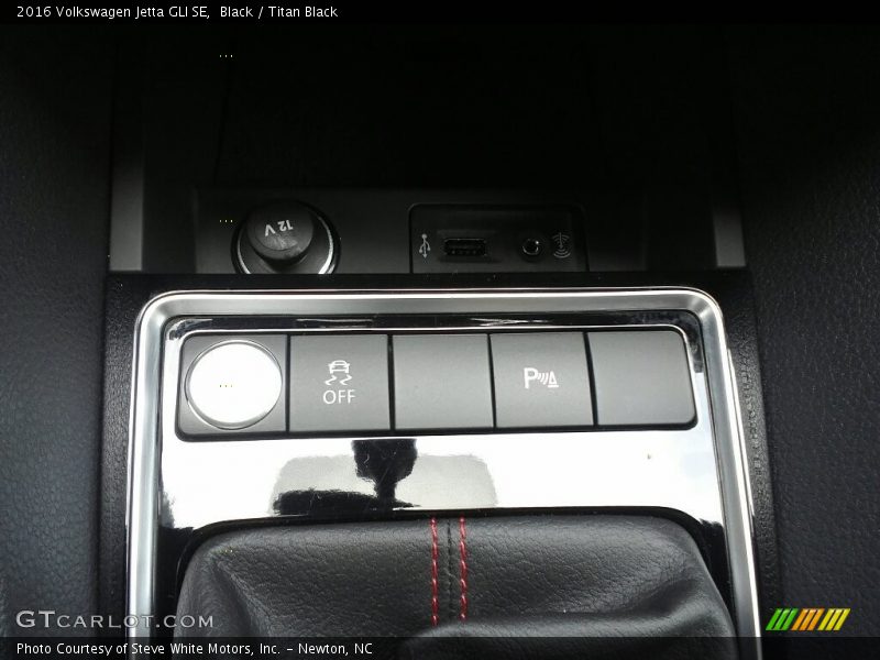 Black / Titan Black 2016 Volkswagen Jetta GLI SE