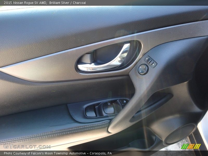 Brilliant Silver / Charcoal 2015 Nissan Rogue SV AWD