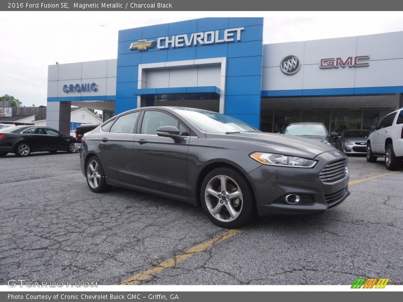 Magnetic Metallic / Charcoal Black 2016 Ford Fusion SE