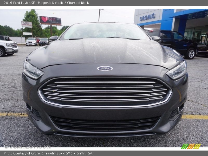 Magnetic Metallic / Charcoal Black 2016 Ford Fusion SE