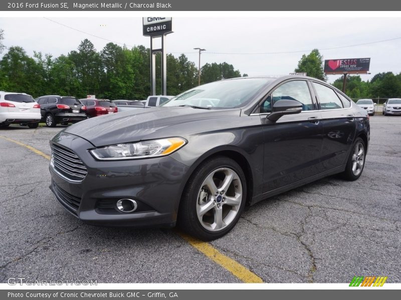 Magnetic Metallic / Charcoal Black 2016 Ford Fusion SE