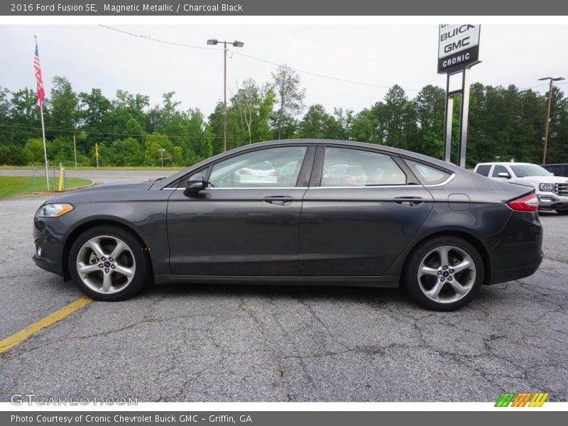 Magnetic Metallic / Charcoal Black 2016 Ford Fusion SE