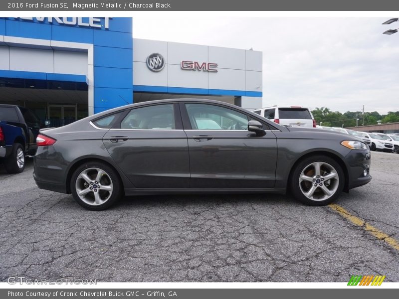 Magnetic Metallic / Charcoal Black 2016 Ford Fusion SE