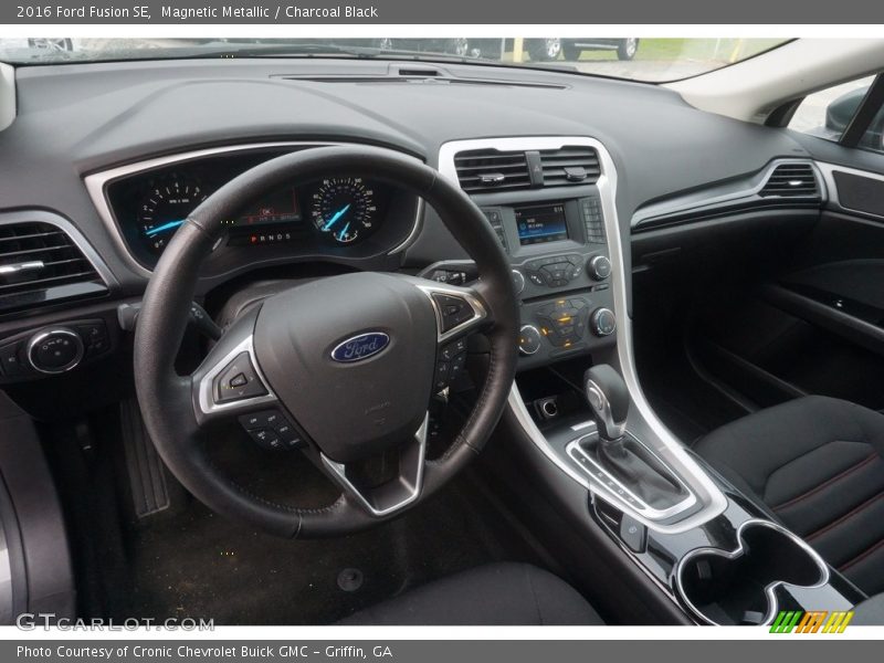 Magnetic Metallic / Charcoal Black 2016 Ford Fusion SE