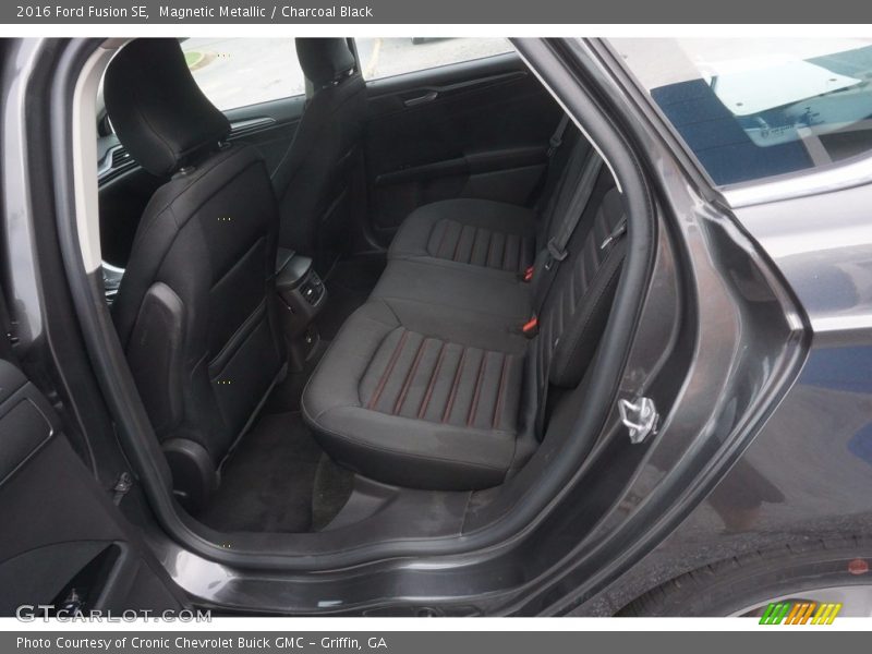 Magnetic Metallic / Charcoal Black 2016 Ford Fusion SE