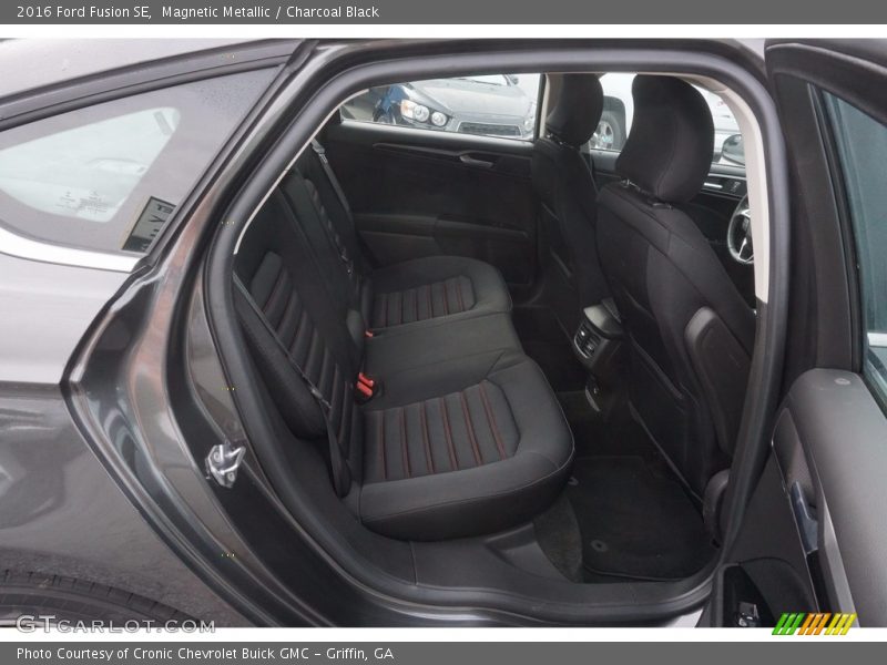 Magnetic Metallic / Charcoal Black 2016 Ford Fusion SE