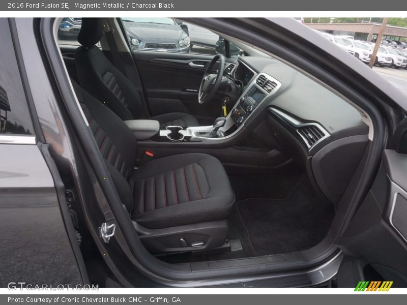 Magnetic Metallic / Charcoal Black 2016 Ford Fusion SE