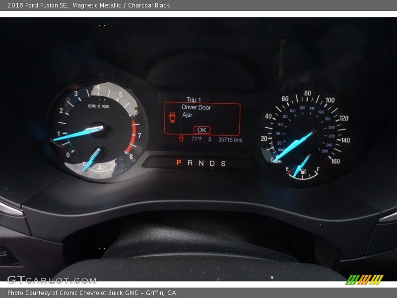 Magnetic Metallic / Charcoal Black 2016 Ford Fusion SE