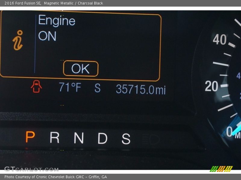 Magnetic Metallic / Charcoal Black 2016 Ford Fusion SE