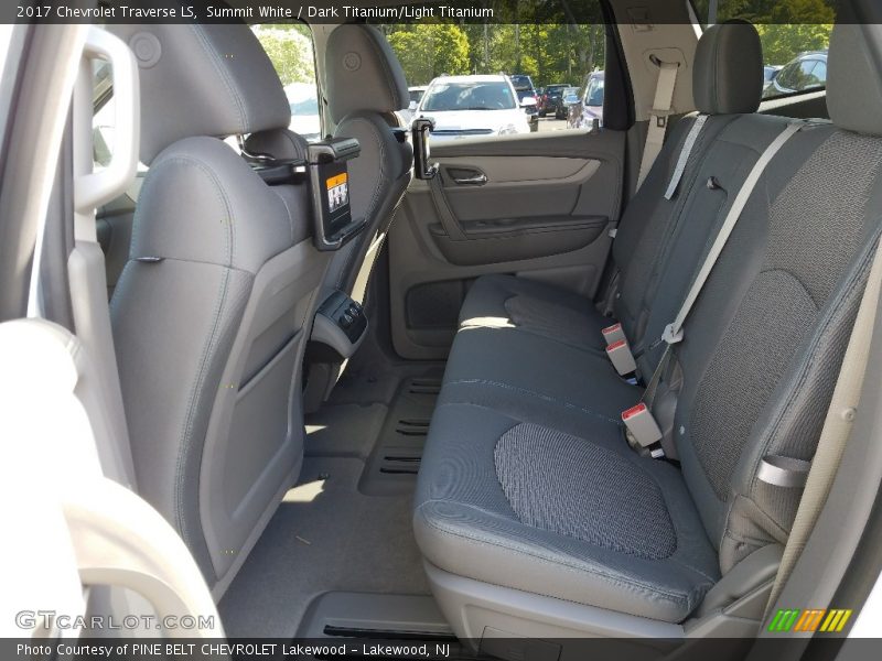 Summit White / Dark Titanium/Light Titanium 2017 Chevrolet Traverse LS