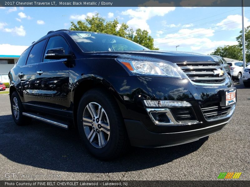 Mosaic Black Metallic / Ebony 2017 Chevrolet Traverse LT