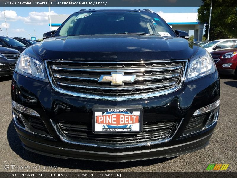 Mosaic Black Metallic / Ebony 2017 Chevrolet Traverse LT