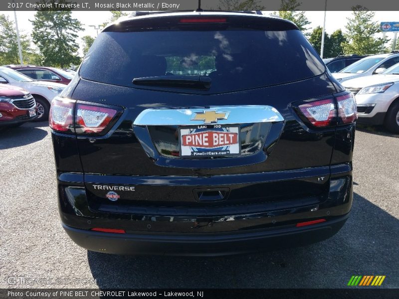 Mosaic Black Metallic / Ebony 2017 Chevrolet Traverse LT