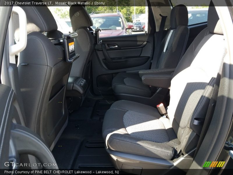 Mosaic Black Metallic / Ebony 2017 Chevrolet Traverse LT