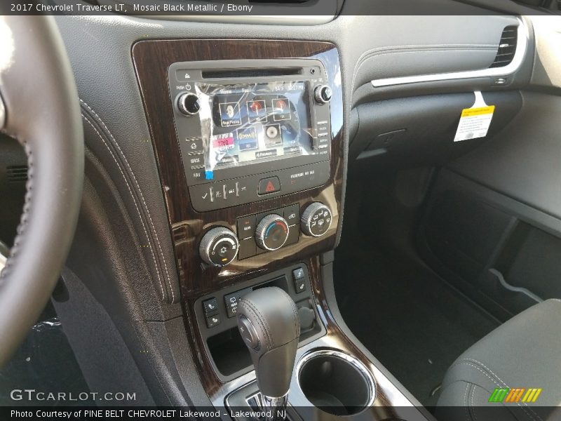 Mosaic Black Metallic / Ebony 2017 Chevrolet Traverse LT
