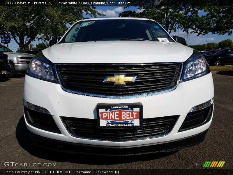 Summit White / Dark Titanium/Light Titanium 2017 Chevrolet Traverse LS