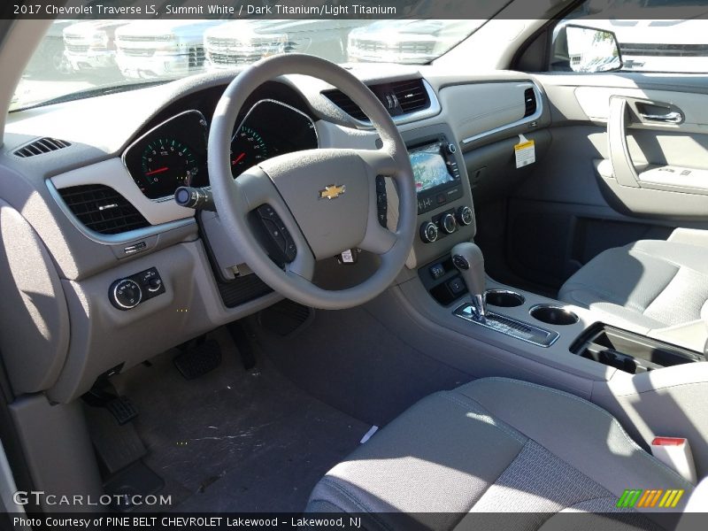 Summit White / Dark Titanium/Light Titanium 2017 Chevrolet Traverse LS