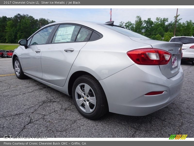 Silver Ice Metallic / Jet Black 2017 Chevrolet Cruze LS