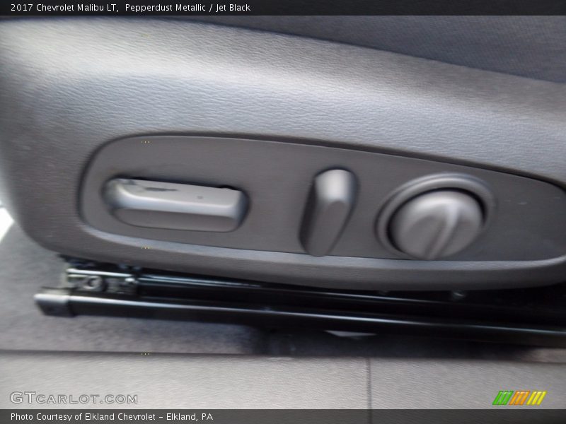 Pepperdust Metallic / Jet Black 2017 Chevrolet Malibu LT