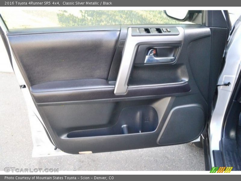 Classic Silver Metallic / Black 2016 Toyota 4Runner SR5 4x4