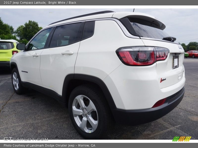 Bright White / Black 2017 Jeep Compass Latitude