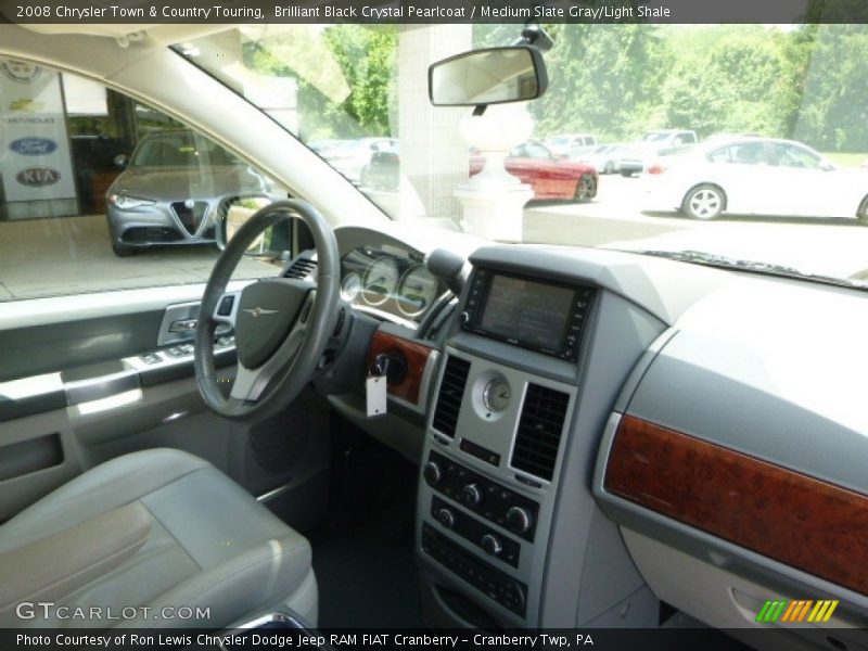 Brilliant Black Crystal Pearlcoat / Medium Slate Gray/Light Shale 2008 Chrysler Town & Country Touring