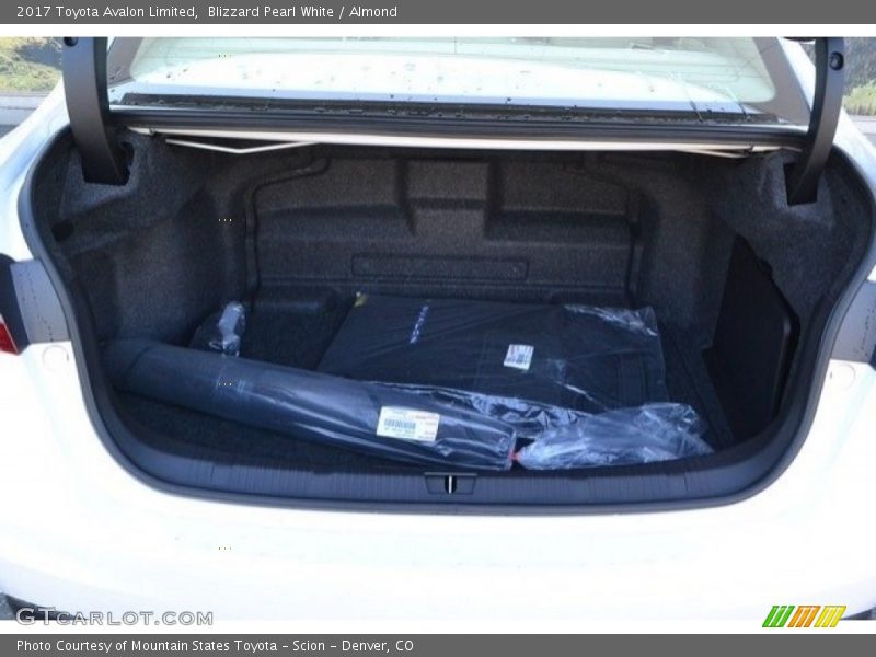 Blizzard Pearl White / Almond 2017 Toyota Avalon Limited