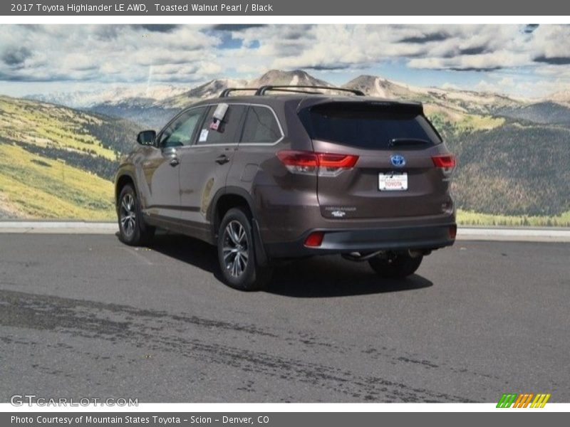 Toasted Walnut Pearl / Black 2017 Toyota Highlander LE AWD