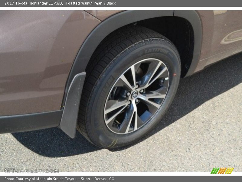 Toasted Walnut Pearl / Black 2017 Toyota Highlander LE AWD