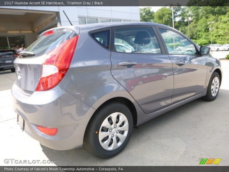 Triathlon Gray / Black 2017 Hyundai Accent SE Hatchback