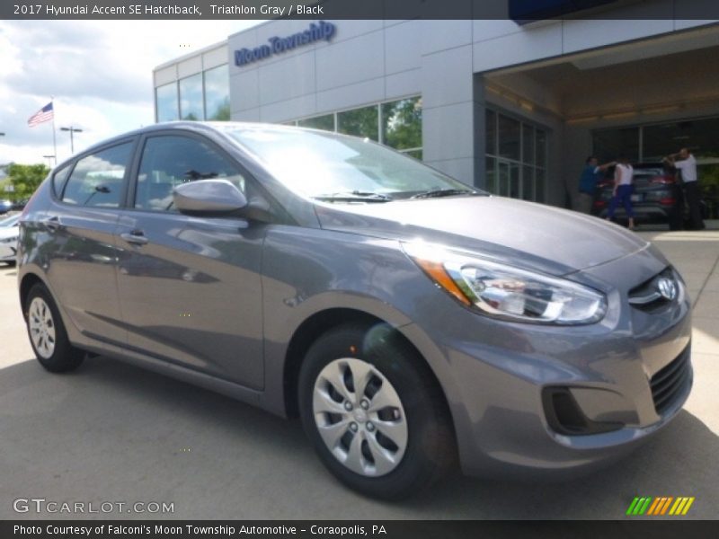 Triathlon Gray / Black 2017 Hyundai Accent SE Hatchback