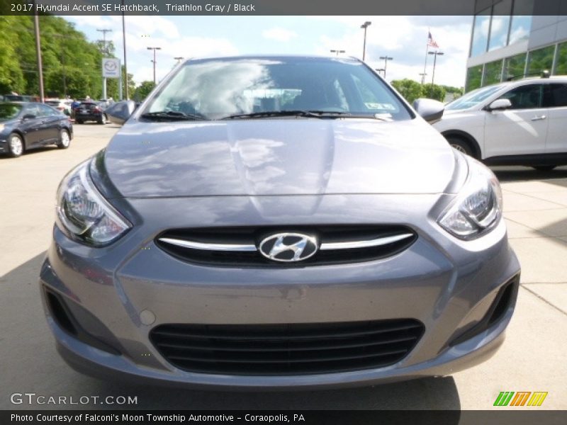 Triathlon Gray / Black 2017 Hyundai Accent SE Hatchback