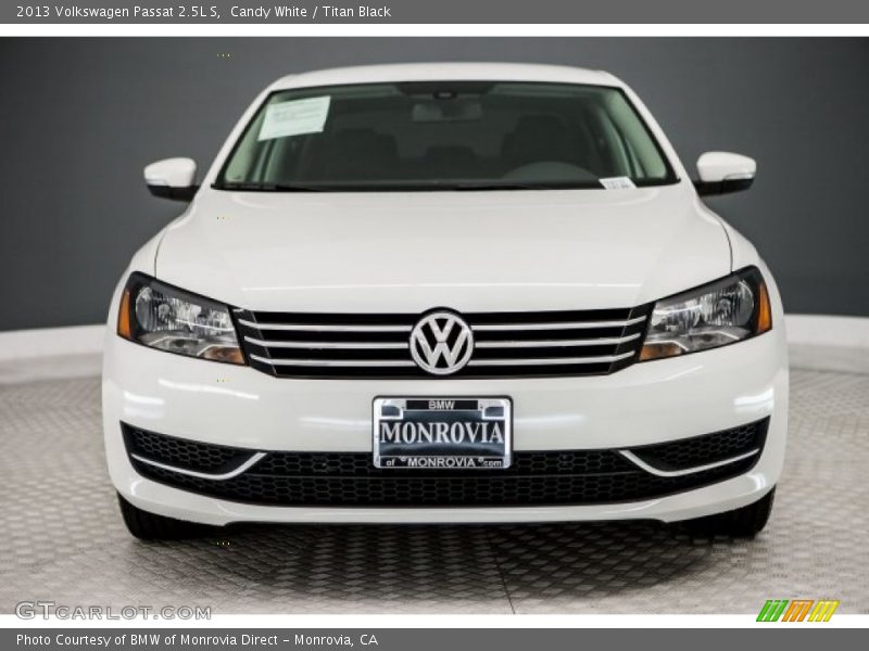 Candy White / Titan Black 2013 Volkswagen Passat 2.5L S