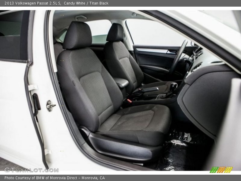 Candy White / Titan Black 2013 Volkswagen Passat 2.5L S