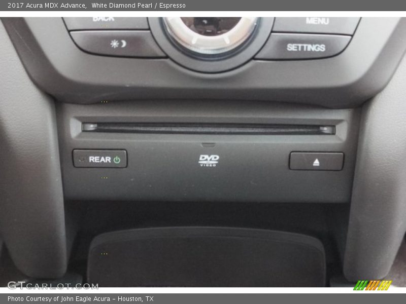 White Diamond Pearl / Espresso 2017 Acura MDX Advance