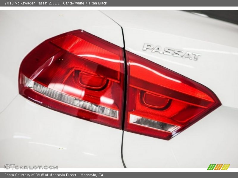 Candy White / Titan Black 2013 Volkswagen Passat 2.5L S