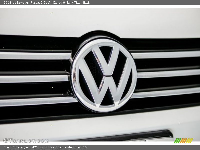 Candy White / Titan Black 2013 Volkswagen Passat 2.5L S