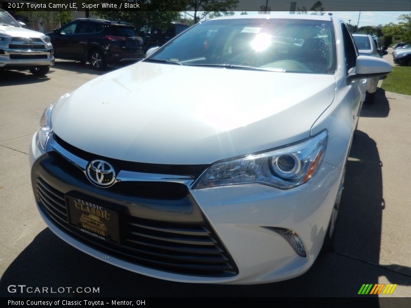 Super White / Black 2017 Toyota Camry LE
